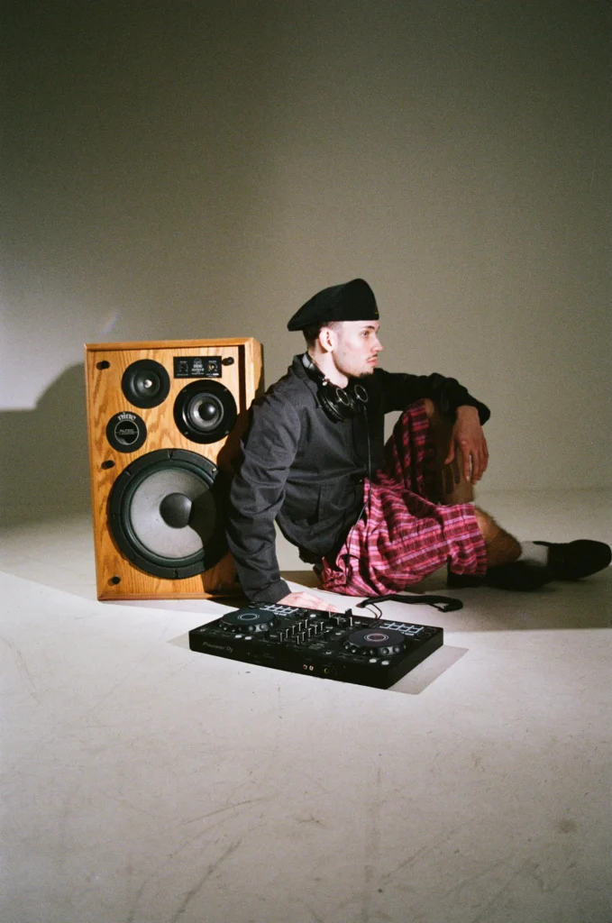 Henry James – Love Should Be So Easy (Album) + 10 Questions