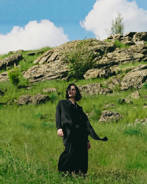 Danny Suede shares the sun-kissed new tune, shadows on the pavement Danny Suede shares the sun-kissed new tune, shadows on the pavement